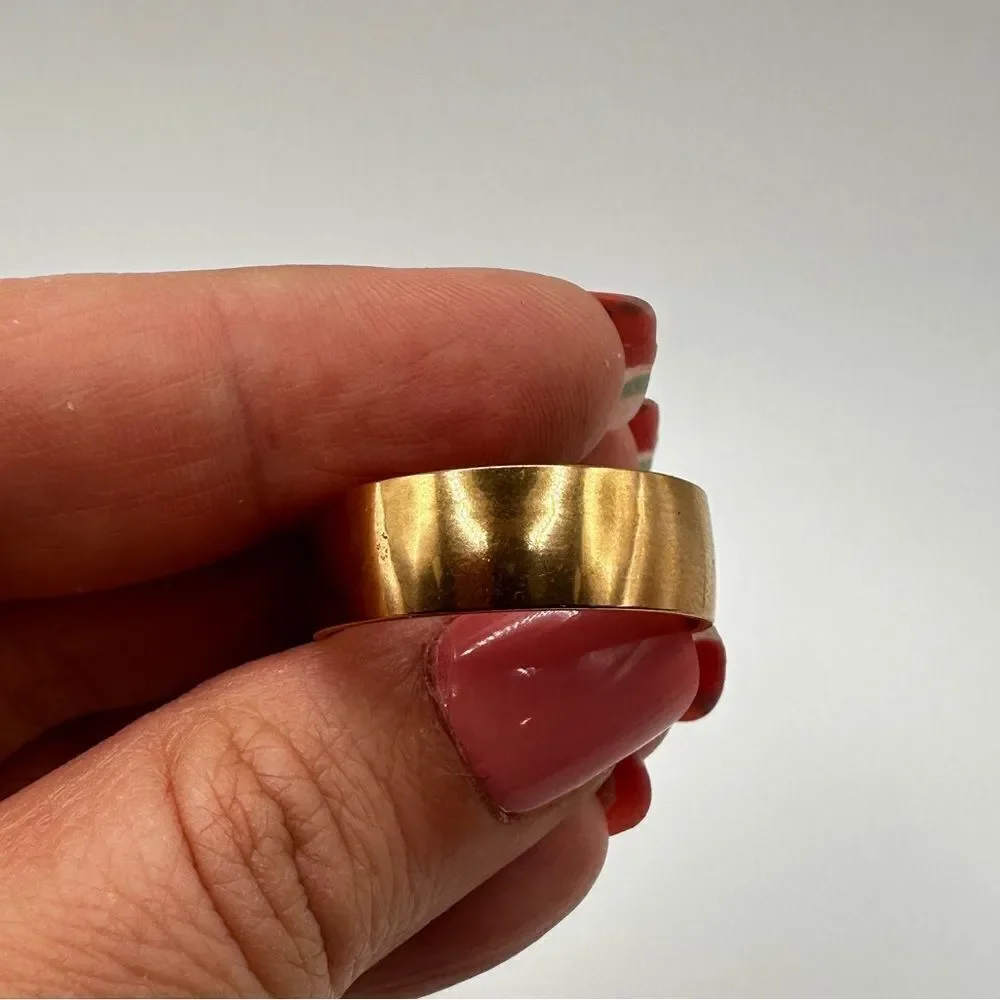 Men's size 12 all gold‎ tone metal wedding band, fashion ring!